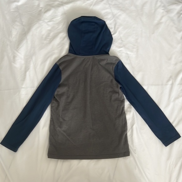 GAPKids Hooded Long Sleeve - Picture 3 of 3